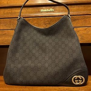 Gucci Signature Brit Hobo
